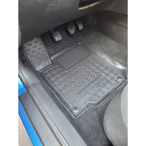 Килимки в салоні  полiуритановi VW (ФольксВаген) Golf 4