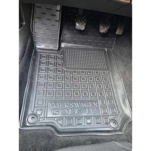Polyurethane carpets in the car interior VW Golf 4 - 1