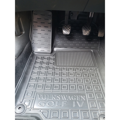 Polyurethane carpets in the car interior VW Golf 4 - 2