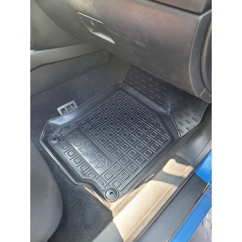 Polyurethane carpets in the car interior VW Golf 4 - 3