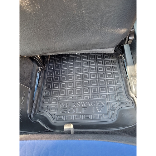 Polyurethane carpets in the car interior VW Golf 4 - 6