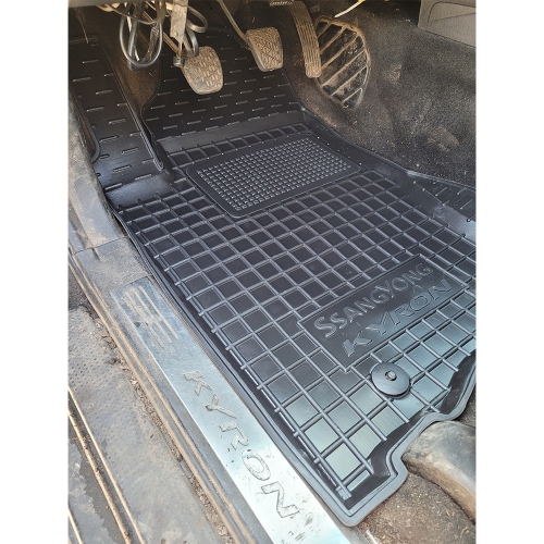 Polyurethane carpets in the car interior SSANG YONG Kyron