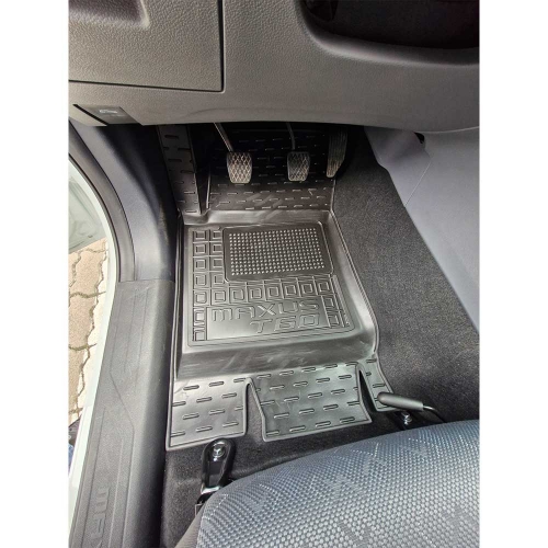 Polyurethane trunk mats MORRIS GARAGES MAXUS T60 - 1