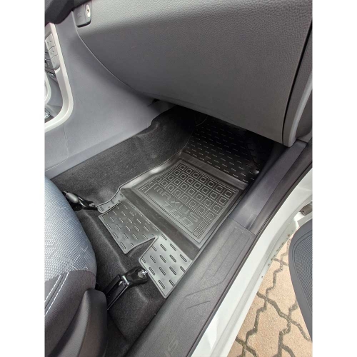 Polyurethane trunk mats MORRIS GARAGES MAXUS T60 - 3