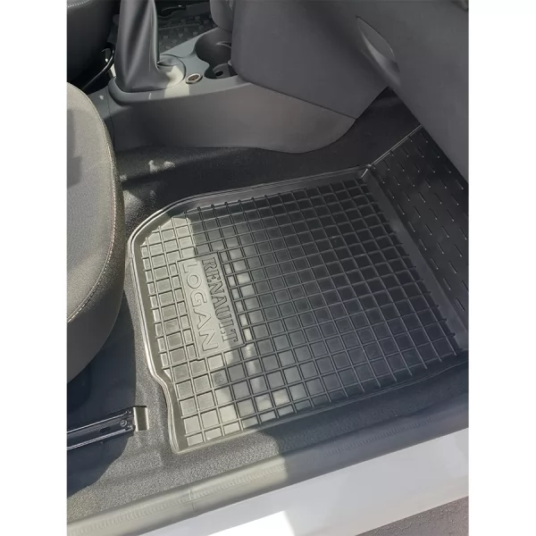 Polyurethane interior mats RENAULT Logan (2013>) - 1