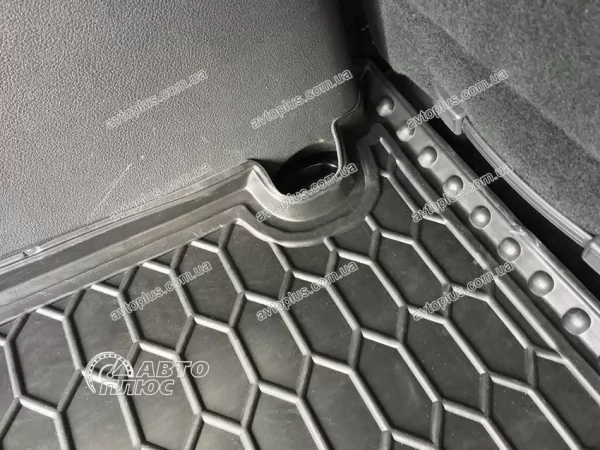 Килимки багажнику поліуретанові VW (ФольксВаген) Caddy (2004>) (3 дв.) - 6