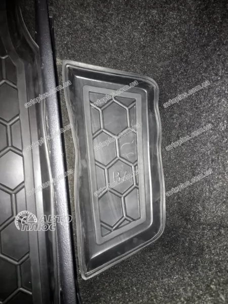 Килимки багажнику поліуретанові VW (ФольксВаген) Passat B 6 - B 7 - 6