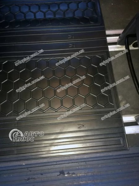 Килимки салону поліуретанові VW (ФольксВаген) T 5 (2010>) Multivan (2-й ряд) - 2