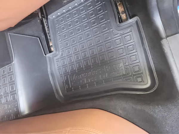 Polyurethane interior mats MERCEDES C - class (W204) (2007>) - 7