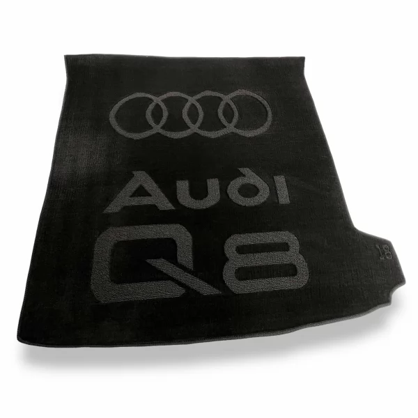 Килимки багажнику текстильні AUDI (Ауді) Q8 (2018>)