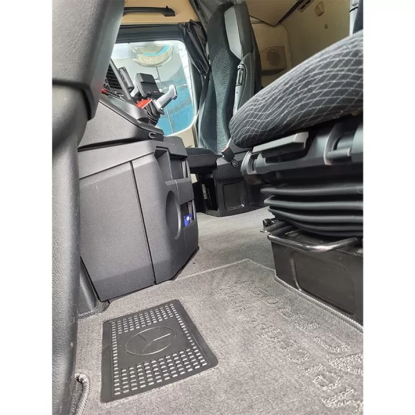 Килимки салону текстильні MERCEDES (Мерседес) Actros1 (2011-2018) (пласка підлога)  - 1