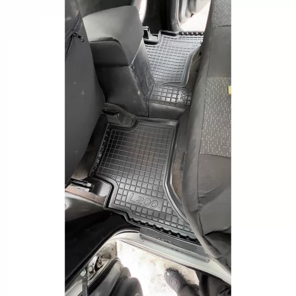 салону поліуретанові  MITSUBISHI (Міцубісі) L200 (комплектація 