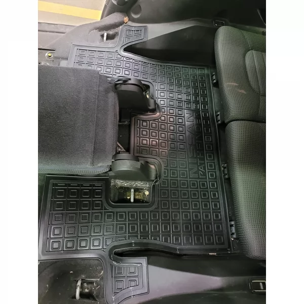 3rd row NISSAN Pathfinder III (R51) (2005-2014) - 1