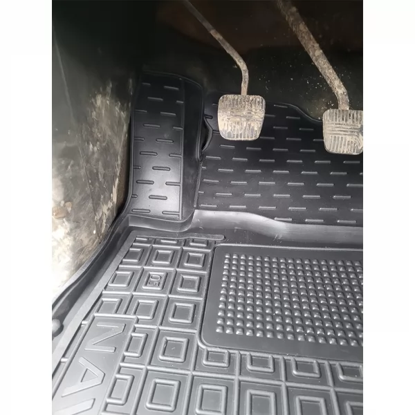 Polyurethane interior mats  NISSAN Navara KingCab (2005>) - 1