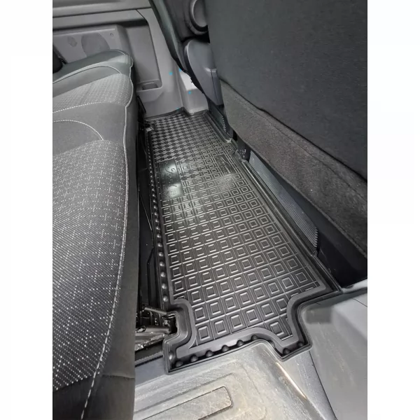 2nd row FORD Custom (2024)   - 1