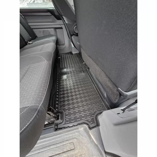 2nd row FORD Custom (2024)   - 2