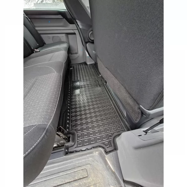 2nd row FORD Custom (2024)   - 3