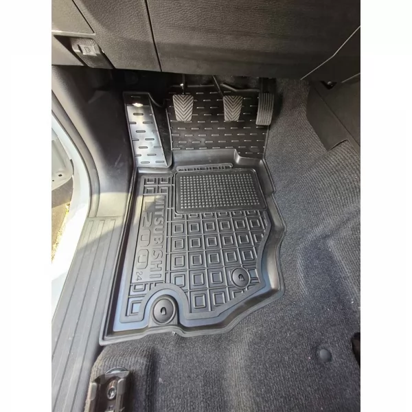 Килимки салону поліуретанові  MITSUBISHI (Міцубісі) L200 Triton Ultimate (2024>)  - 1