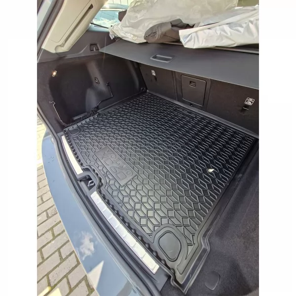 Килимки багажнику поліуретанові  VOLVO (Вольво) XC60 (2017>) - 1