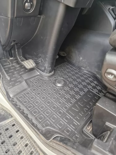 Килимки салону полiуритановi IVECO (Івеко) TRAKKER