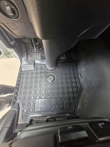 Килимки салону полiуритановi IVECO (Івеко) TRAKKER - 6