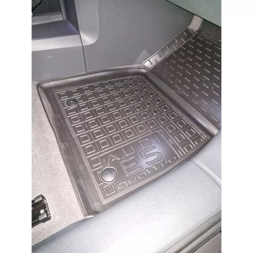 Килимки салону поліуретанові                AUDI (Ауді) E5 (2025-) - 3