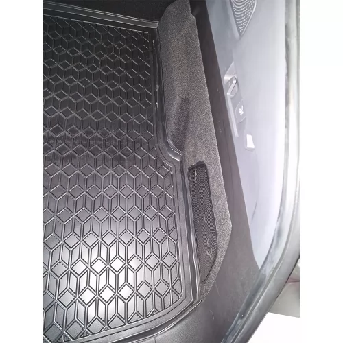 Polyurethane trunk mats (with subwoofer) upper shelf LUXEED R7 - 2