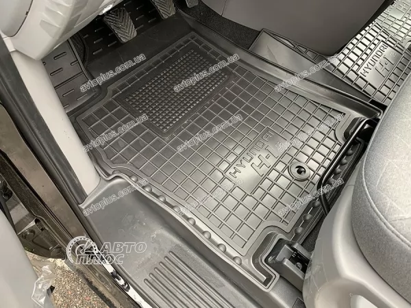 Килимки салону поліуретанові HYUNDAI (Хюндай) H-1 (2008>) (1+1 1-й ряд) - 1